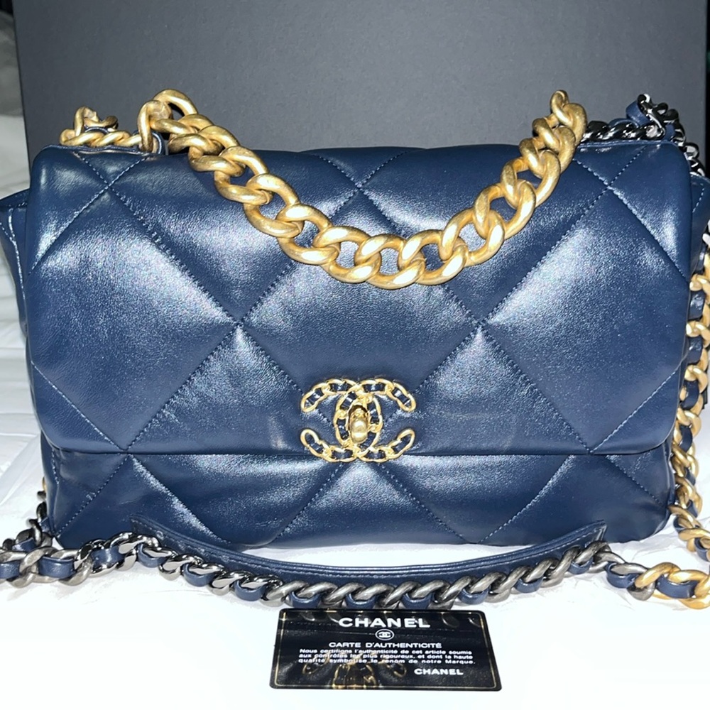 Chanel C19 navy Quilted Leather Bag with Gold Chain